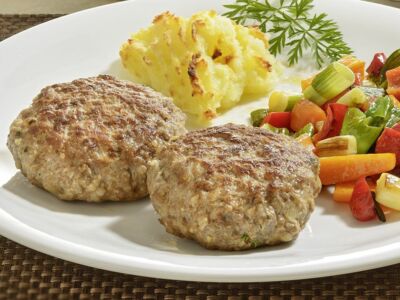 Beef burger without onions, lightly seasoned,