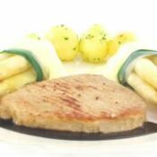 Lachssteak mit Spargel, Sauce Holladaise und Kartoffeln 